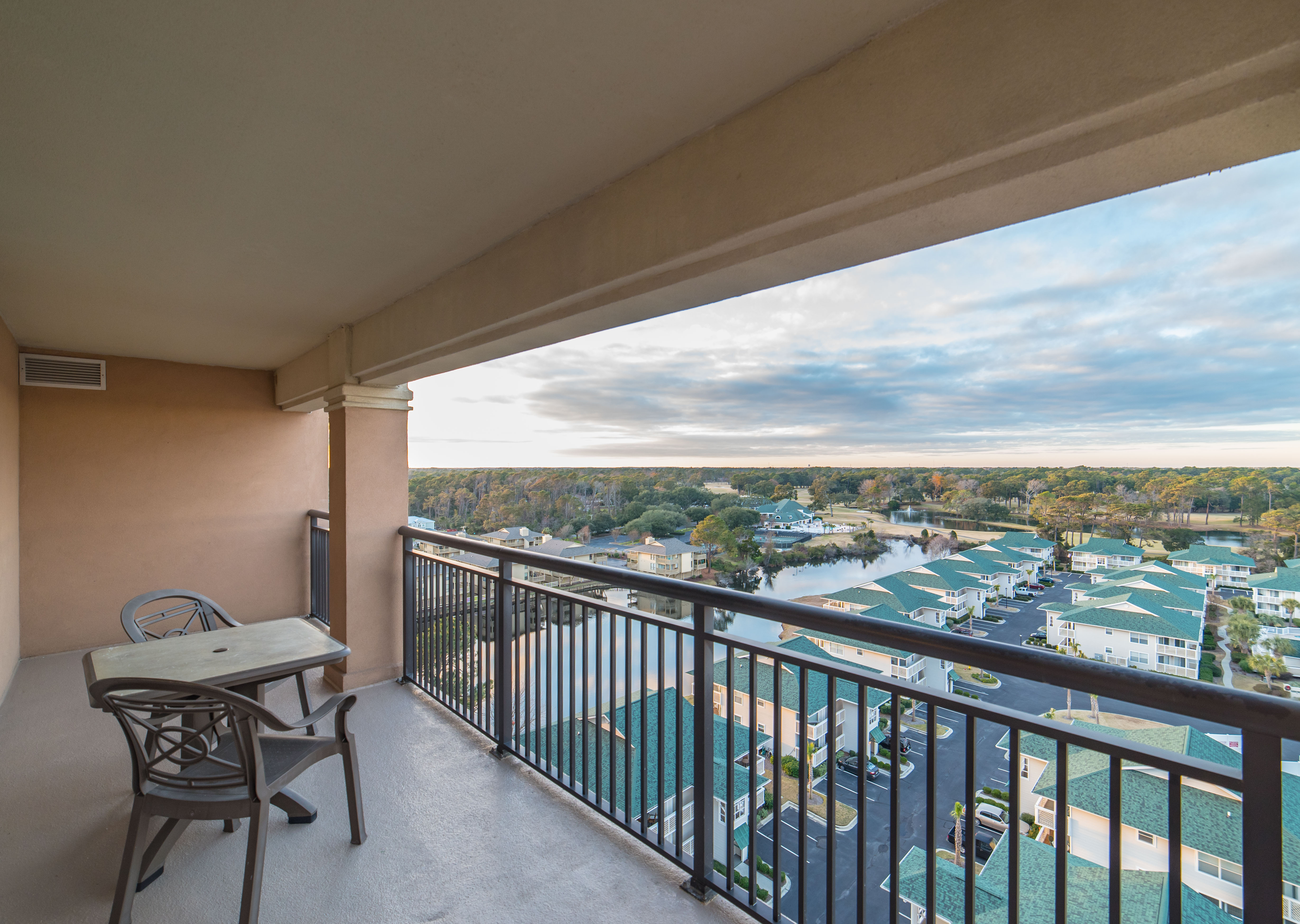 Oceanview/Golf Course Corner 3 Bedroom Suite Beach and Golf Resort